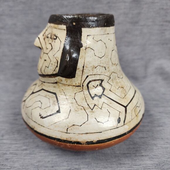 Vintage Peruvian Shipibo Conibo Pottery Face Vase Handmade Hand Painted Vessel - Picture 7 of 10